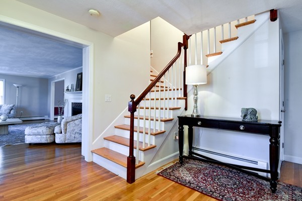 69 Royalston Road Wellesley, MA 02481 - Photo 3 of 19