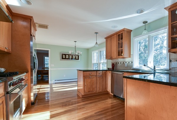 69 Royalston Road Wellesley, MA 02481 - Photo 8 of 19