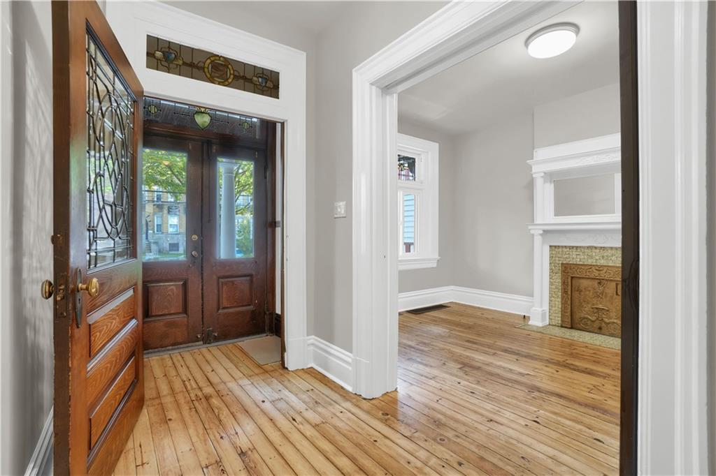 224 South Mathilda Street Pittsburgh, PA 15224 - Photo 3 of 25 Gallery Image 3