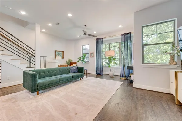 $3,200 | 5807 Bryan Parkway, Unit 50, Dallas, TX 75206