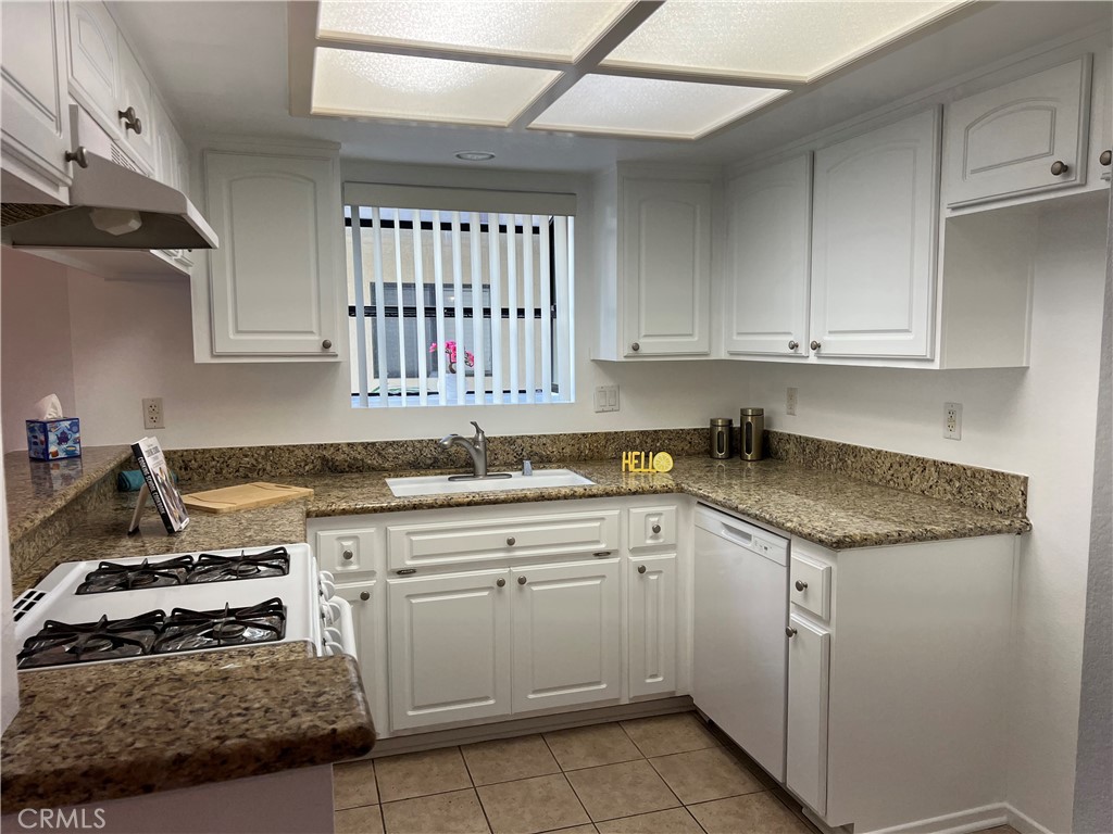 3516 East Ransom Street, Unit 204 Long Beach, CA 90804 - Photo 12 of 38 Kitchen