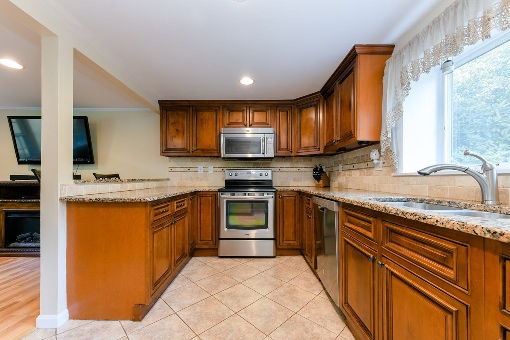 58 River Road Norfolk, MA 02056 - Photo 4 of 23 Gallery Image 4