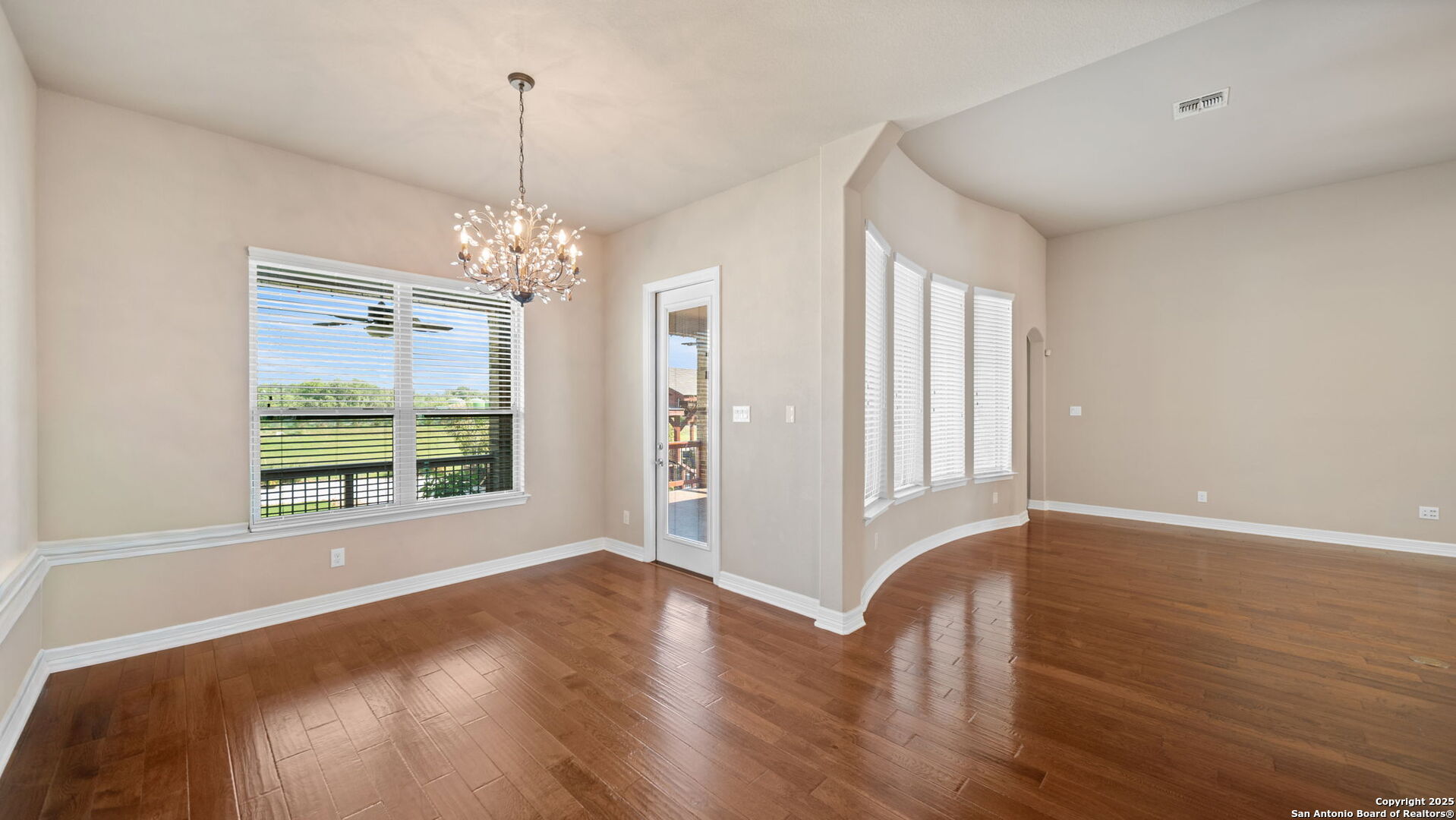 287 Cascade Trail Castroville, TX 78009 - Photo 16 of 44