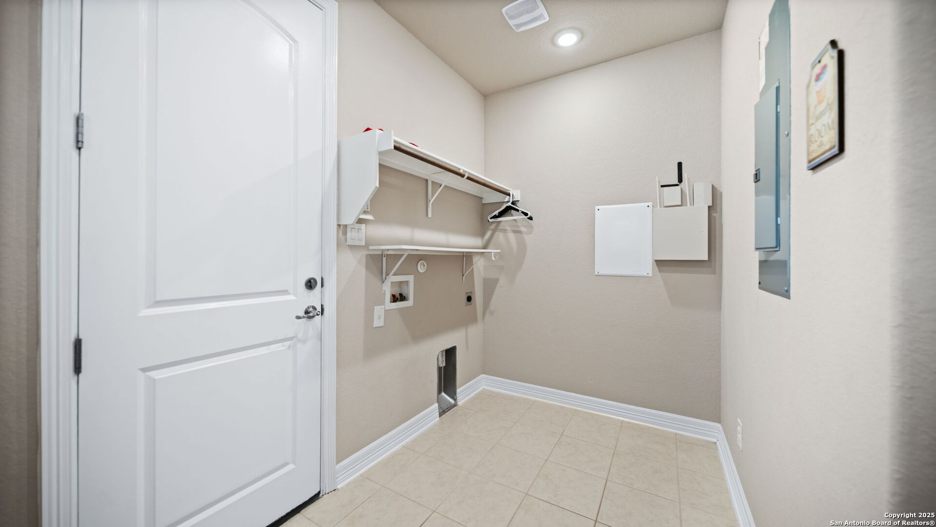 287 Cascade Trail Castroville, TX 78009 - Photo 23 of 44