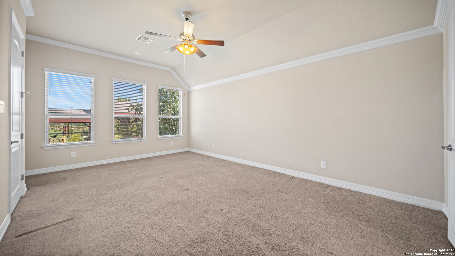 287 Cascade Trail Castroville, TX 78009 - Photo 32 of 44