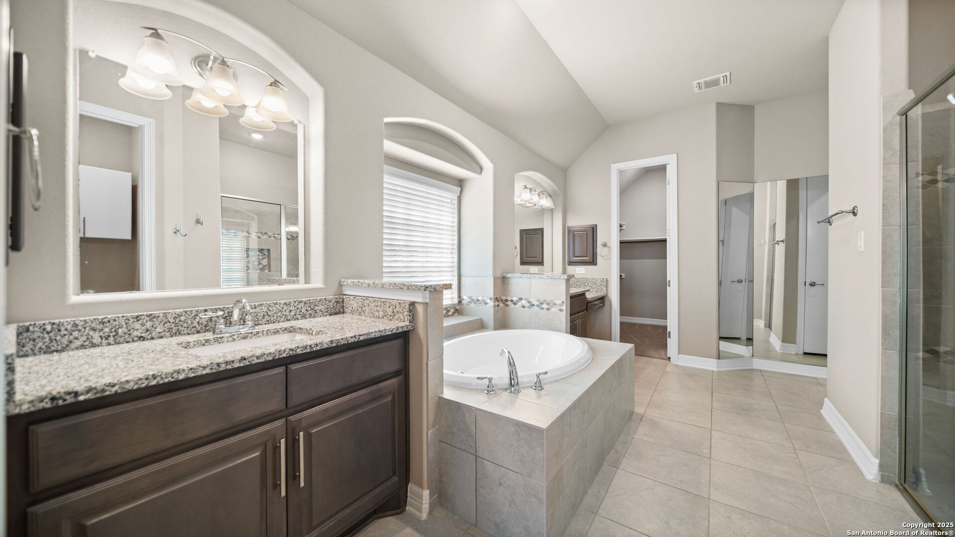 287 Cascade Trail Castroville, TX 78009 - Photo 33 of 44