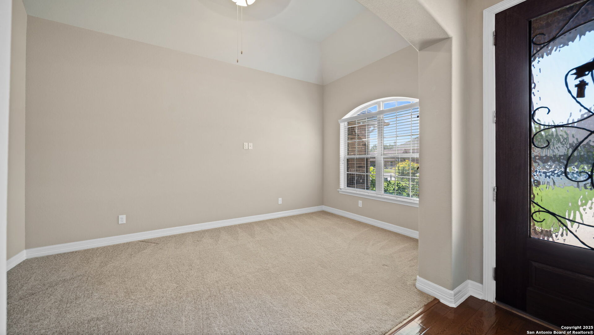 287 Cascade Trail Castroville, TX 78009 - Photo 6 of 44