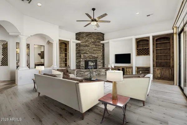 $950,000 | 1642 West Mandalay Lane, Phoenix, AZ 85023
