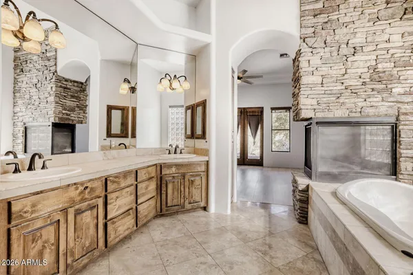 $950,000 | 1642 West Mandalay Lane, Phoenix, AZ 85023