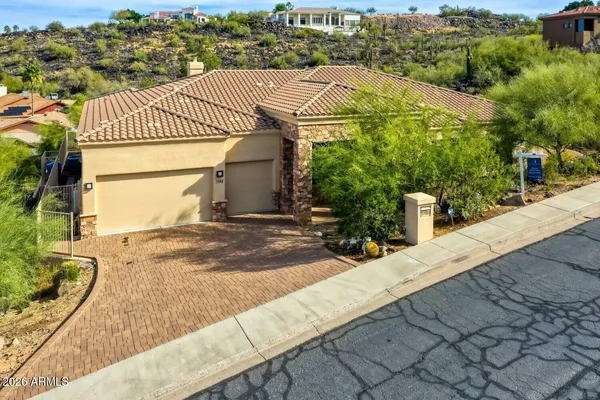 $950,000 | 1642 West Mandalay Lane, Phoenix, AZ 85023