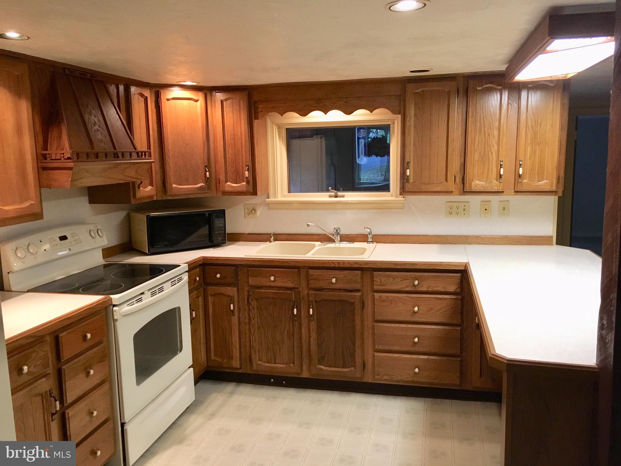 720 Boxwood Road Red Lion, PA 17356 - Photo 8 of 17