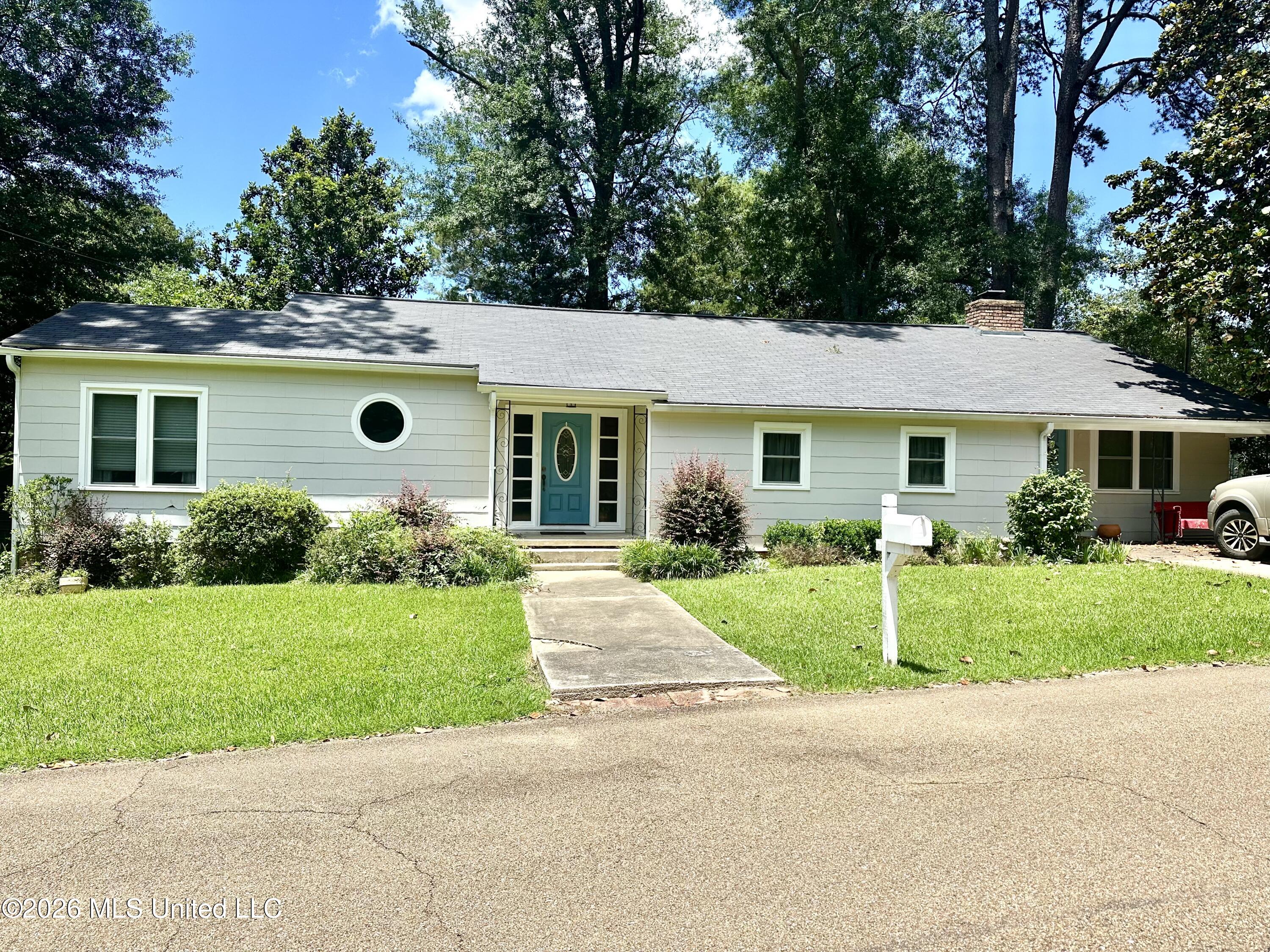 512 West Minnesota Street Brookhaven, MS 39601 - Photo 1 of 19 512 West Minnesota Front
