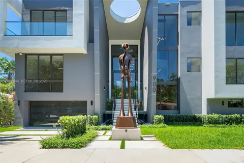 $8,950,000 | 900 Northeast 75th Street, Miami, FL 33138