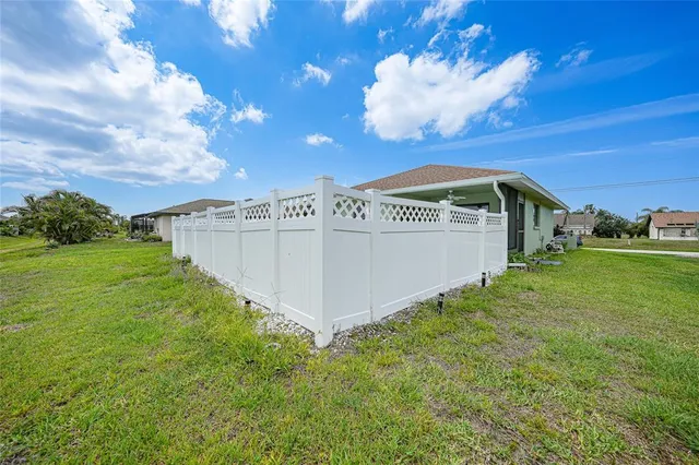 $283,900 | 279 Mark Twain Lane, Rotonda West, FL 33947
