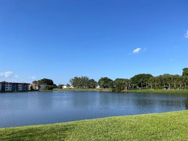 $1,800 | 9423 South Hollybrook Lake Drive, Unit 203, Pembroke Pines, FL 33025