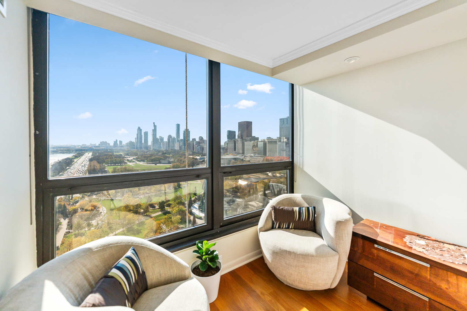 360 East Randolph Street, Unit 2102 Chicago, IL 60601 - Photo 20 of 38