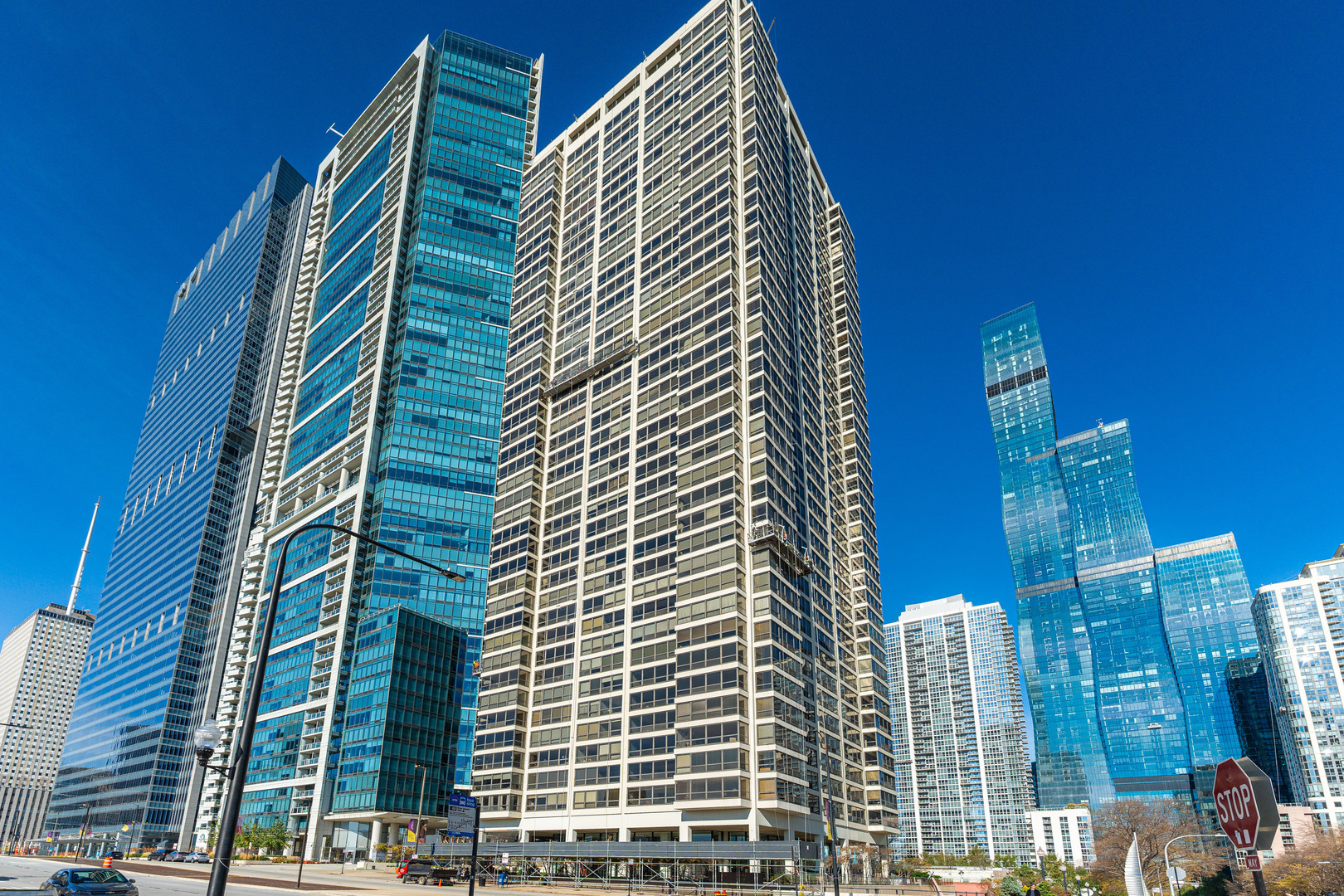 360 East Randolph Street, Unit 2102 Chicago, IL 60601 - Photo 2 of 38