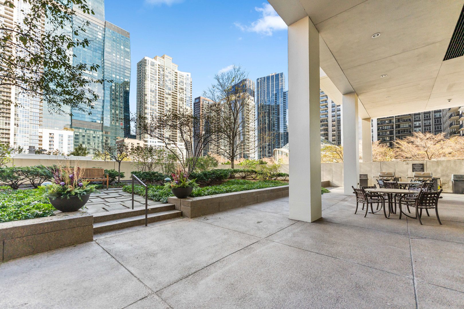 360 East Randolph Street, Unit 2102 Chicago, IL 60601 - Photo 30 of 38