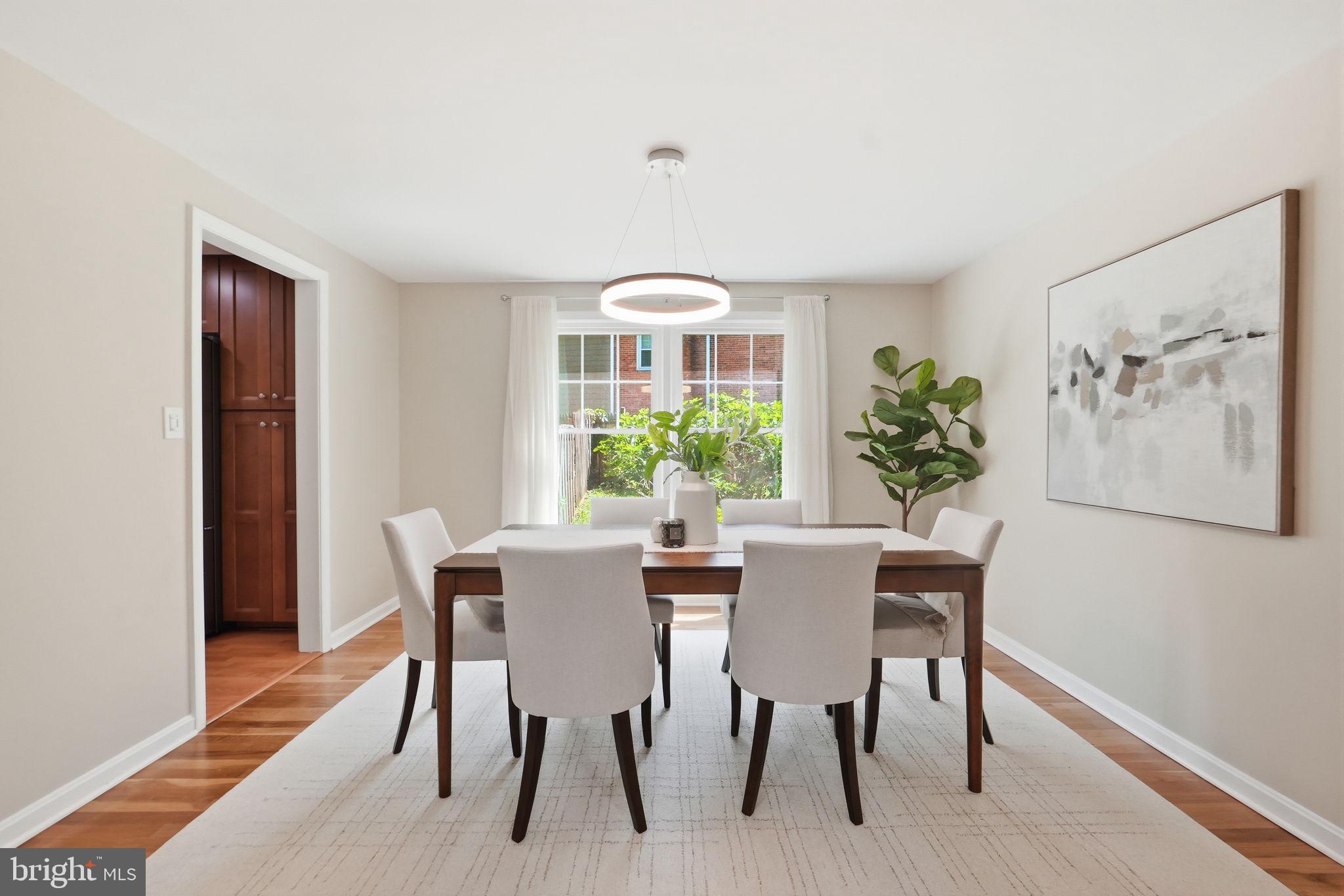 8008 Inspection House Road Potomac, MD 20854 - Photo 10 of 43 Bright and inviting dining space.