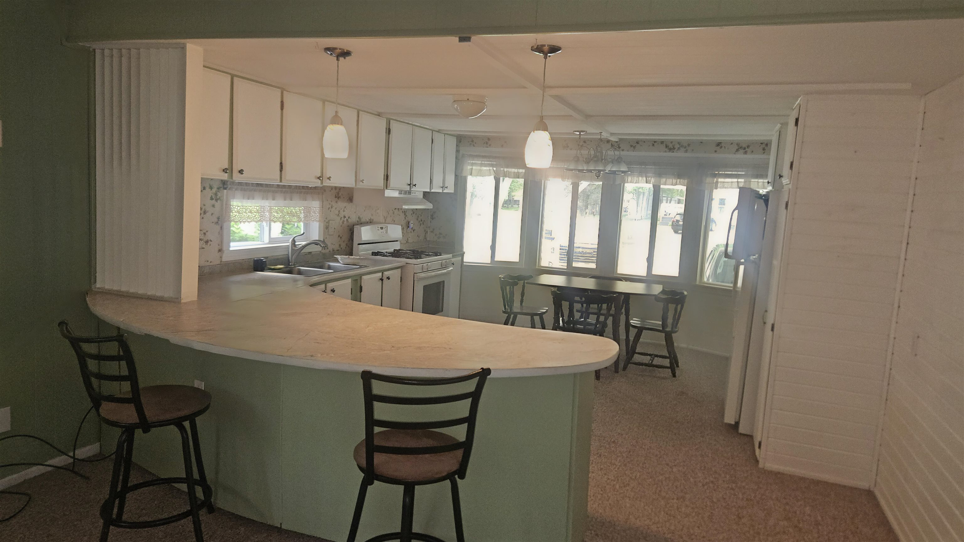 1284 Channel Way Gladwin, MI 48624 - Photo 5 of 25 1947499-4105664e-c120-4698-9aca-bbcb18abbd9a.JPG