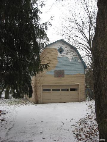 318 Grand Fowlerville, MI 48836 - Photo 5 of 5 GARAGE (Small)