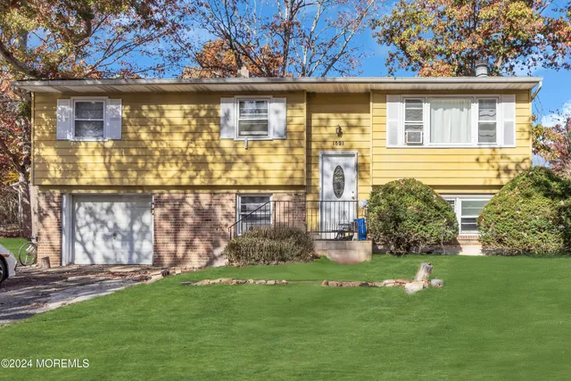 $899,000 | 1591 Salem Street, Lakewood, NJ 08701