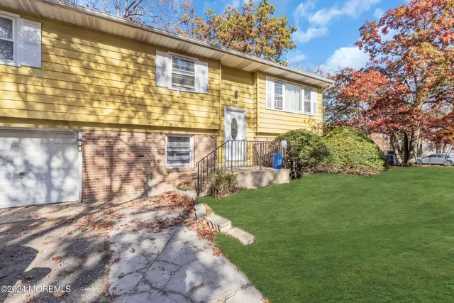 $899,000 | 1591 Salem Street, Lakewood, NJ 08701