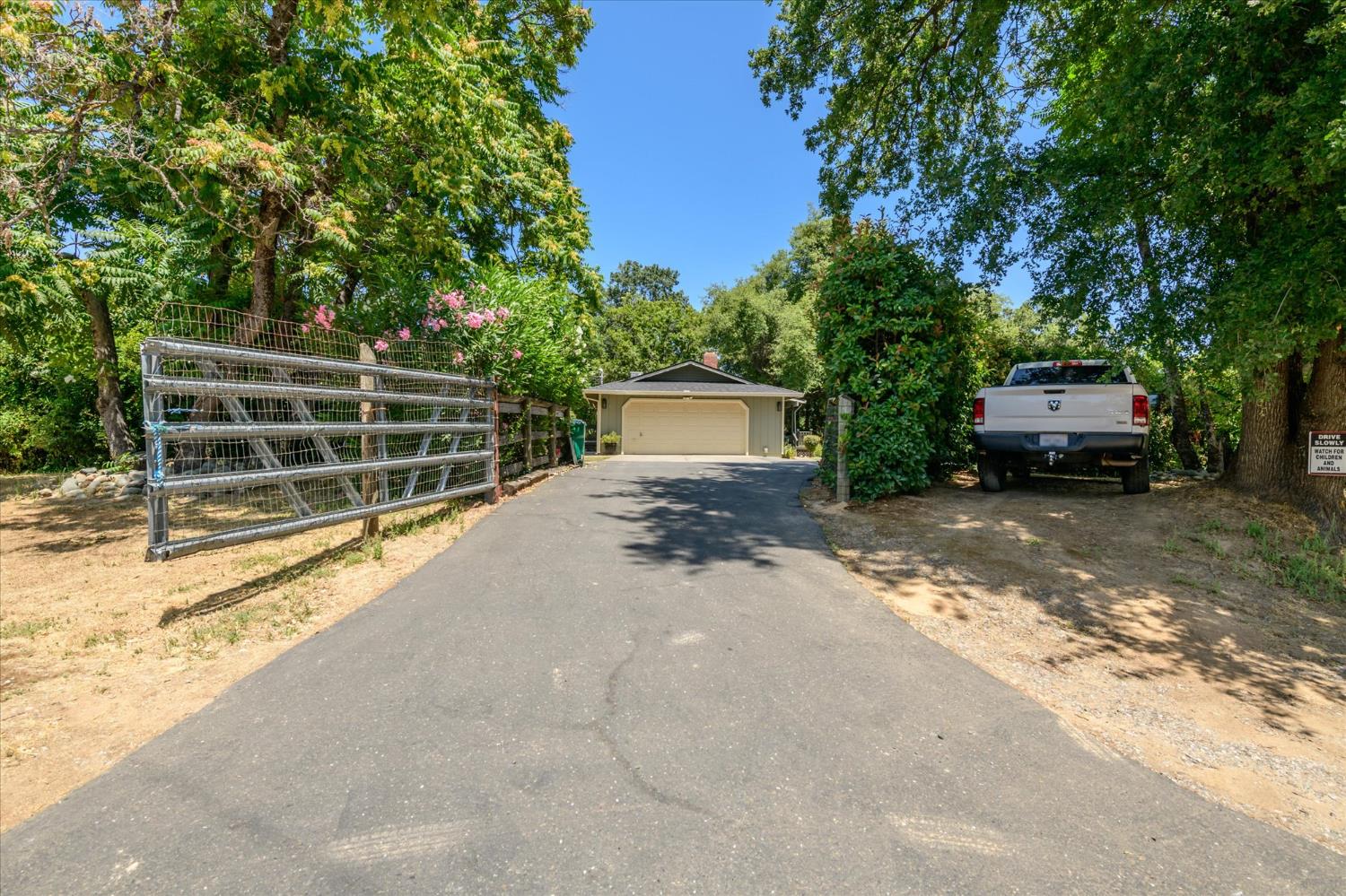 4627 El Dorado Road El Dorado, CA 95623 - Photo 29 of 33