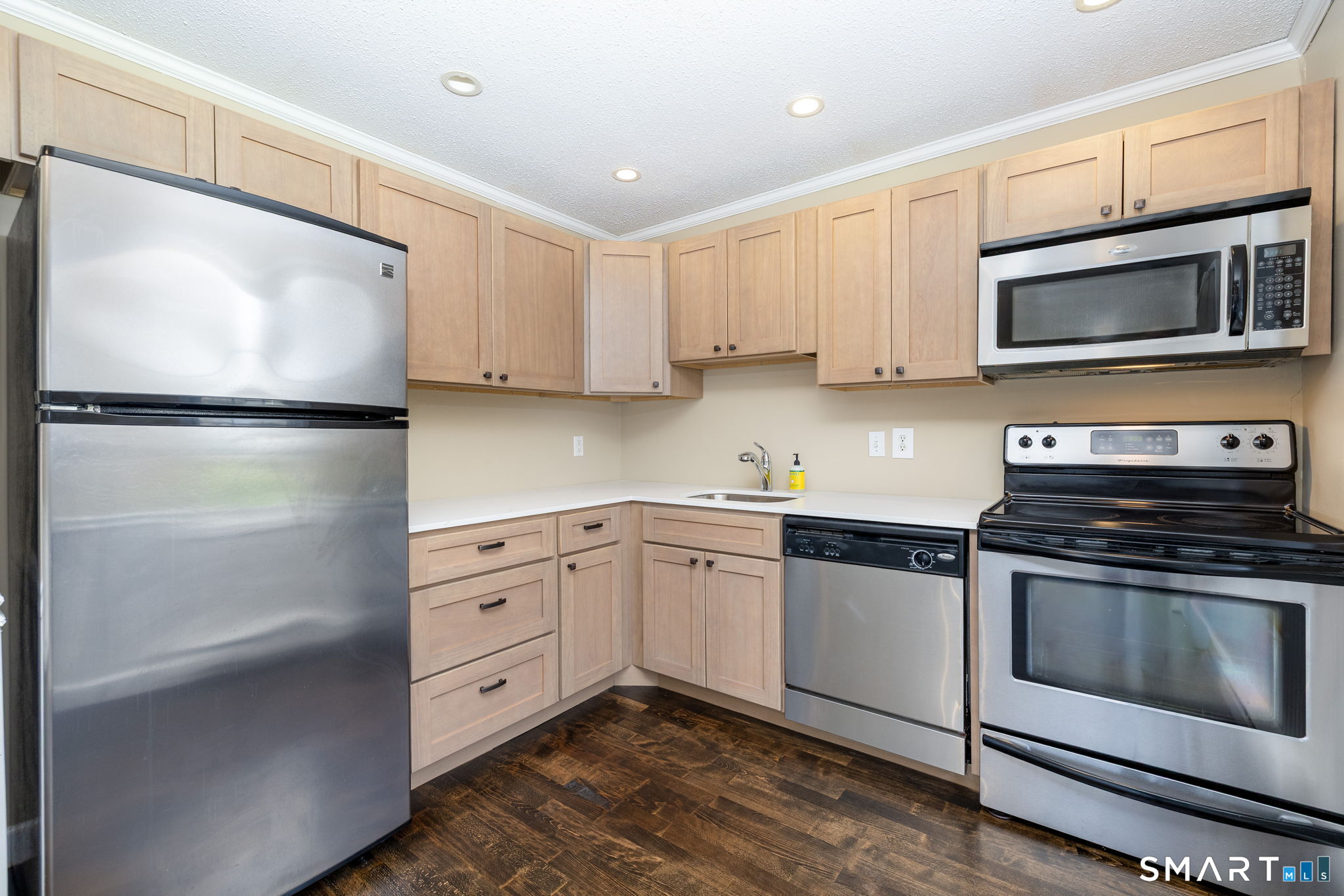 1 Abbott Road, Unit 82 Ellington, CT 06029 - Photo 14 of 33