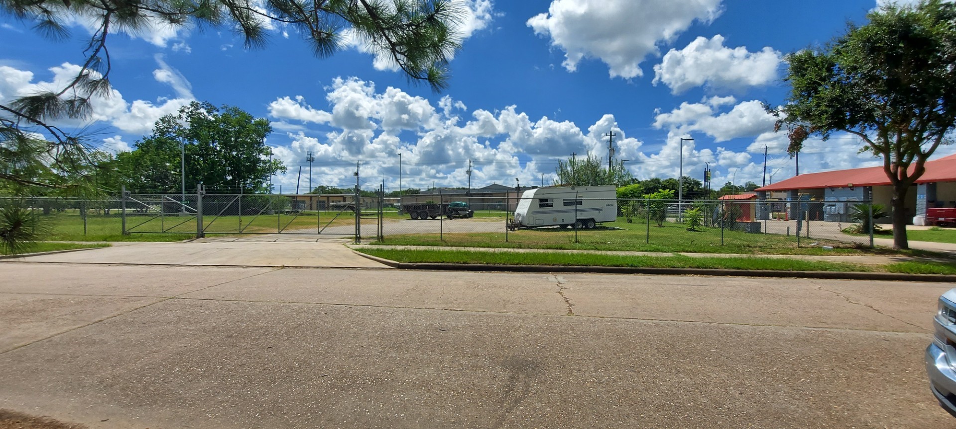 10018 Ramey Street Houston, TX 77075 - Photo 5 of 14 a view of a volley ball court