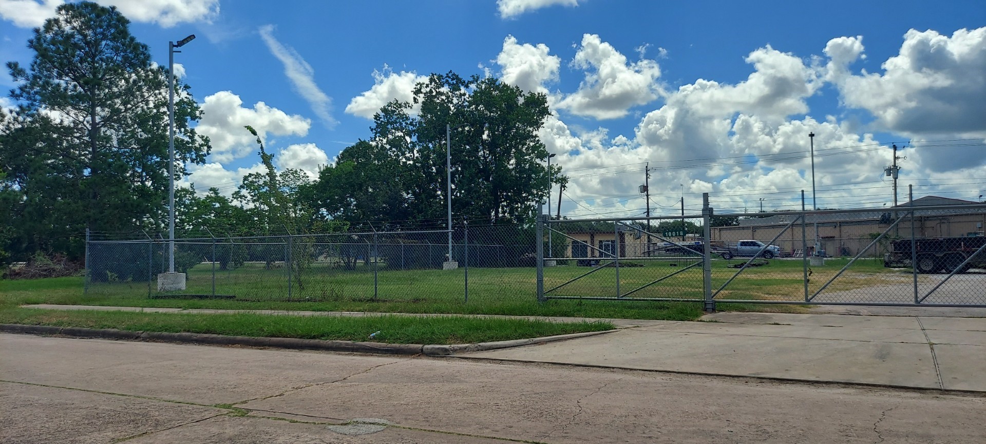 10018 Ramey Street Houston, TX 77075 - Photo 10 of 14 a view of a park