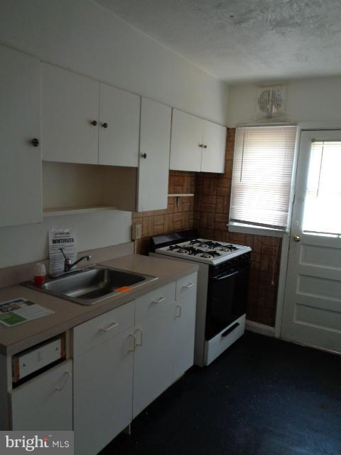 1943 Quentin Road Dundalk, MD 21222 - Photo 4 of 16 Kitchen