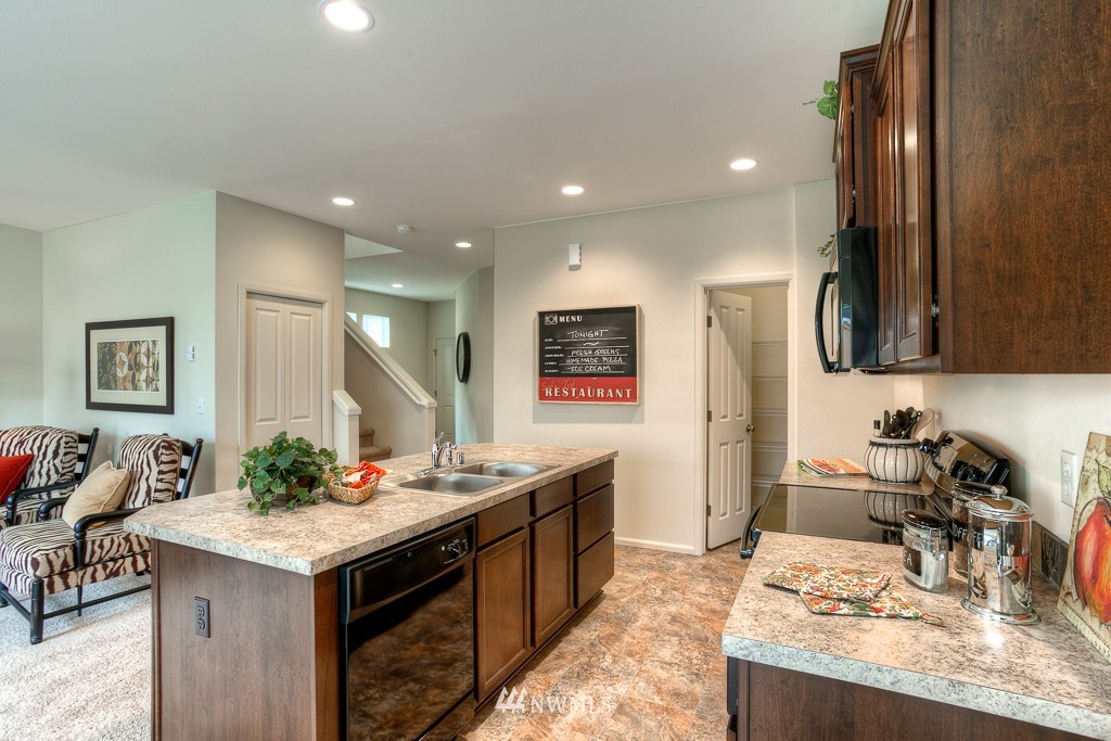3713 202nd ( 3) Place Southeast Bothell, WA 98012 - Photo 4 of 20 Gallery Image 4