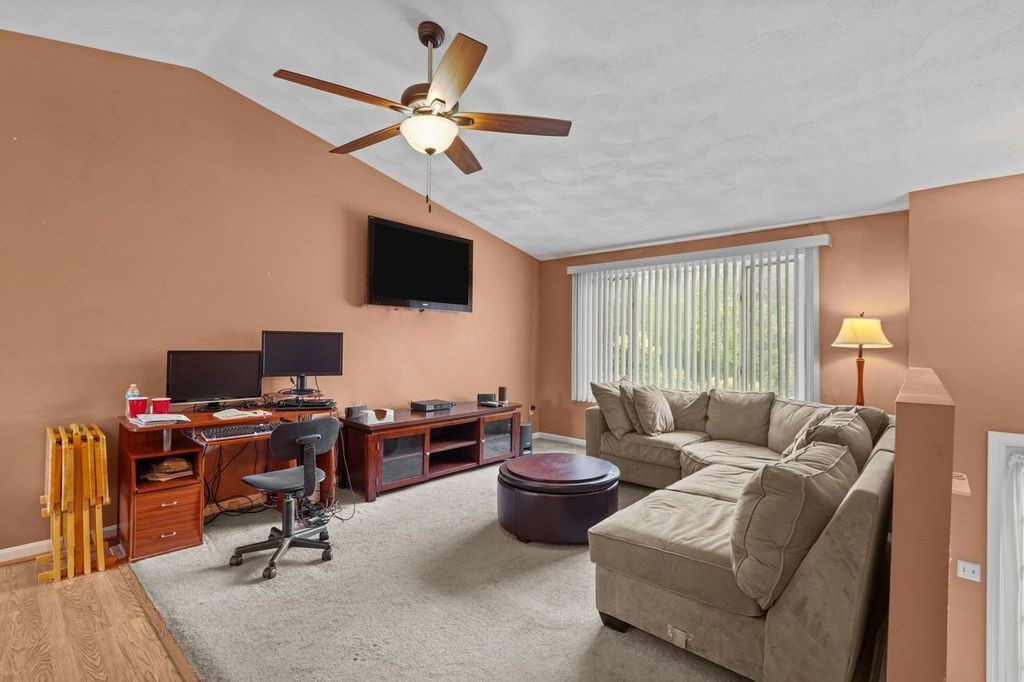 204 Shenandoah Road Warwick, RI 02886 - Photo 10 of 35