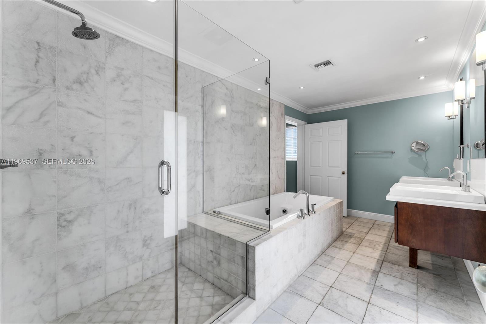 7451 Southwest 133rd Street Pinecrest, FL 33156 - Photo 19 of 36 Primary bath