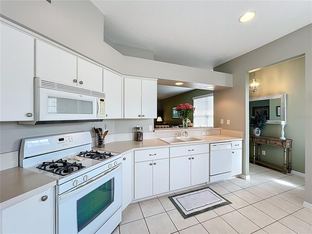 5643 Bounty Circle Tavares, FL 32778 - Photo 14 of 59