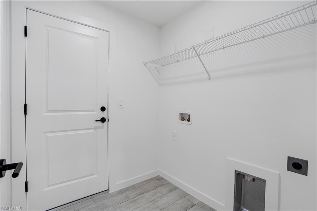 2719 29th Street Southwest Lehigh Acres, FL 33976 - Photo 14 of 23 a view of small space