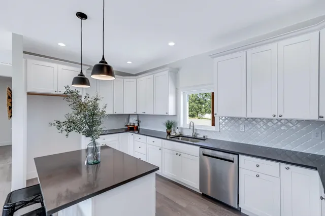 $475,000 | 620 East Davisadero Street, Reardan, WA 99029