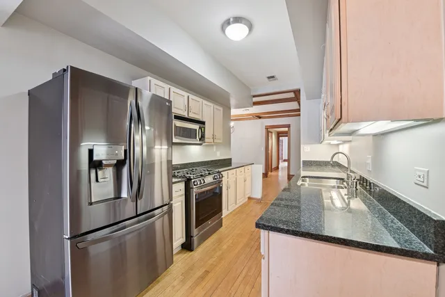 $3,000 | 4432 North Winchester Avenue, Unit 2N, Chicago, IL 60640