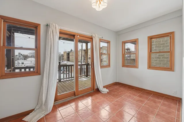 $3,000 | 4432 North Winchester Avenue, Unit 2N, Chicago, IL 60640