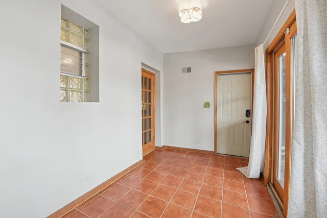 $3,000 | 4432 North Winchester Avenue, Unit 2N, Chicago, IL 60640