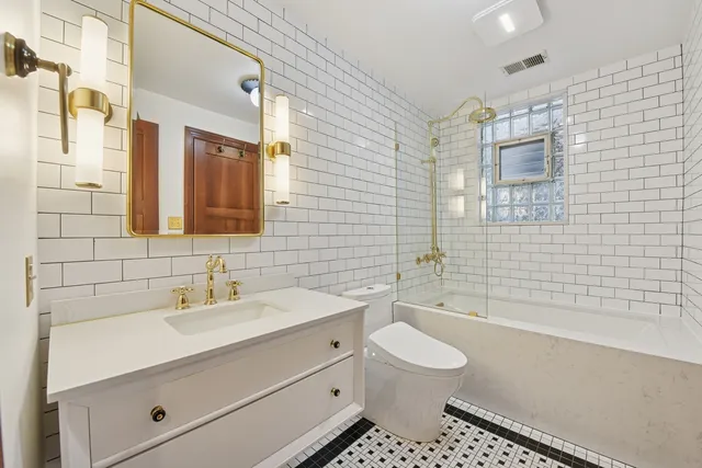 $3,000 | 4432 North Winchester Avenue, Unit 2N, Chicago, IL 60640