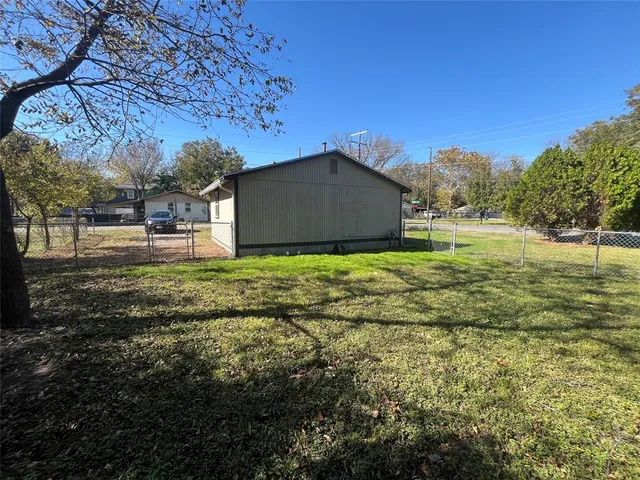 $999 | 8800 Eden Valley Lane, Dallas, TX 75217