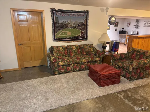 $329,900 | 499 West Redwood Street, Aviston, IL 62216