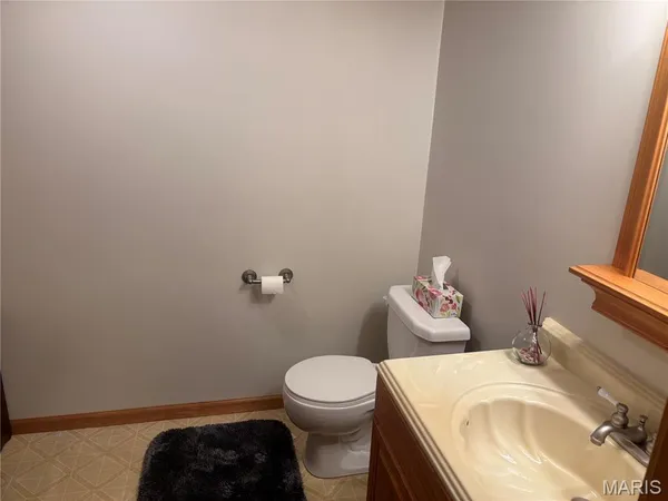 $329,900 | 499 West Redwood Street, Aviston, IL 62216