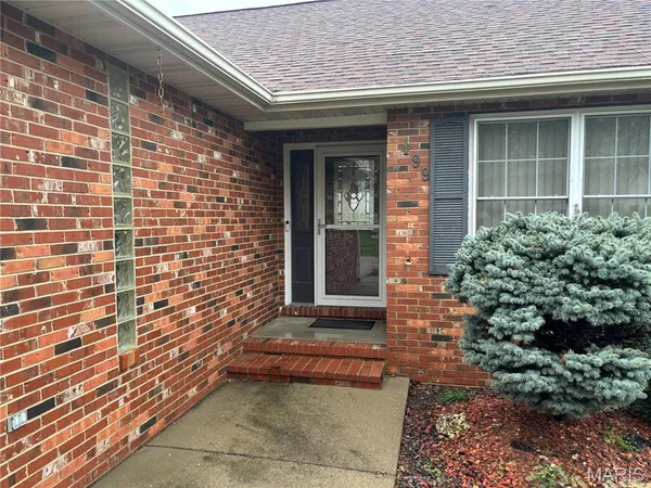 $329,900 | 499 West Redwood Street, Aviston, IL 62216