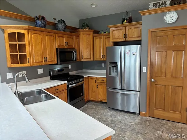 $329,900 | 499 West Redwood Street, Aviston, IL 62216