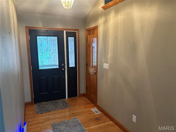 $329,900 | 499 West Redwood Street, Aviston, IL 62216