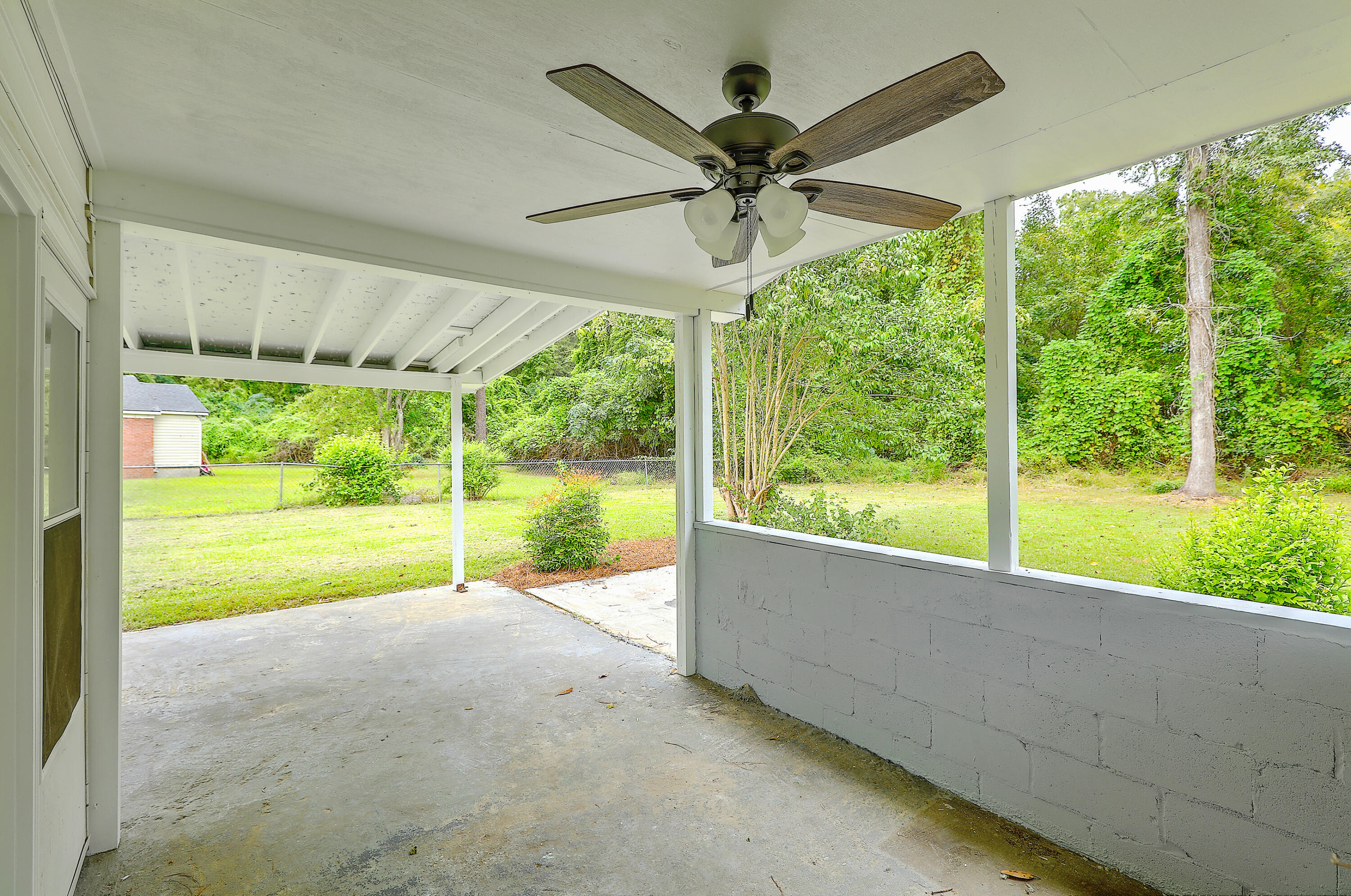100 Haynesville Road Moncks Corner, SC 29461 - Photo 27 of 33 Covered patio