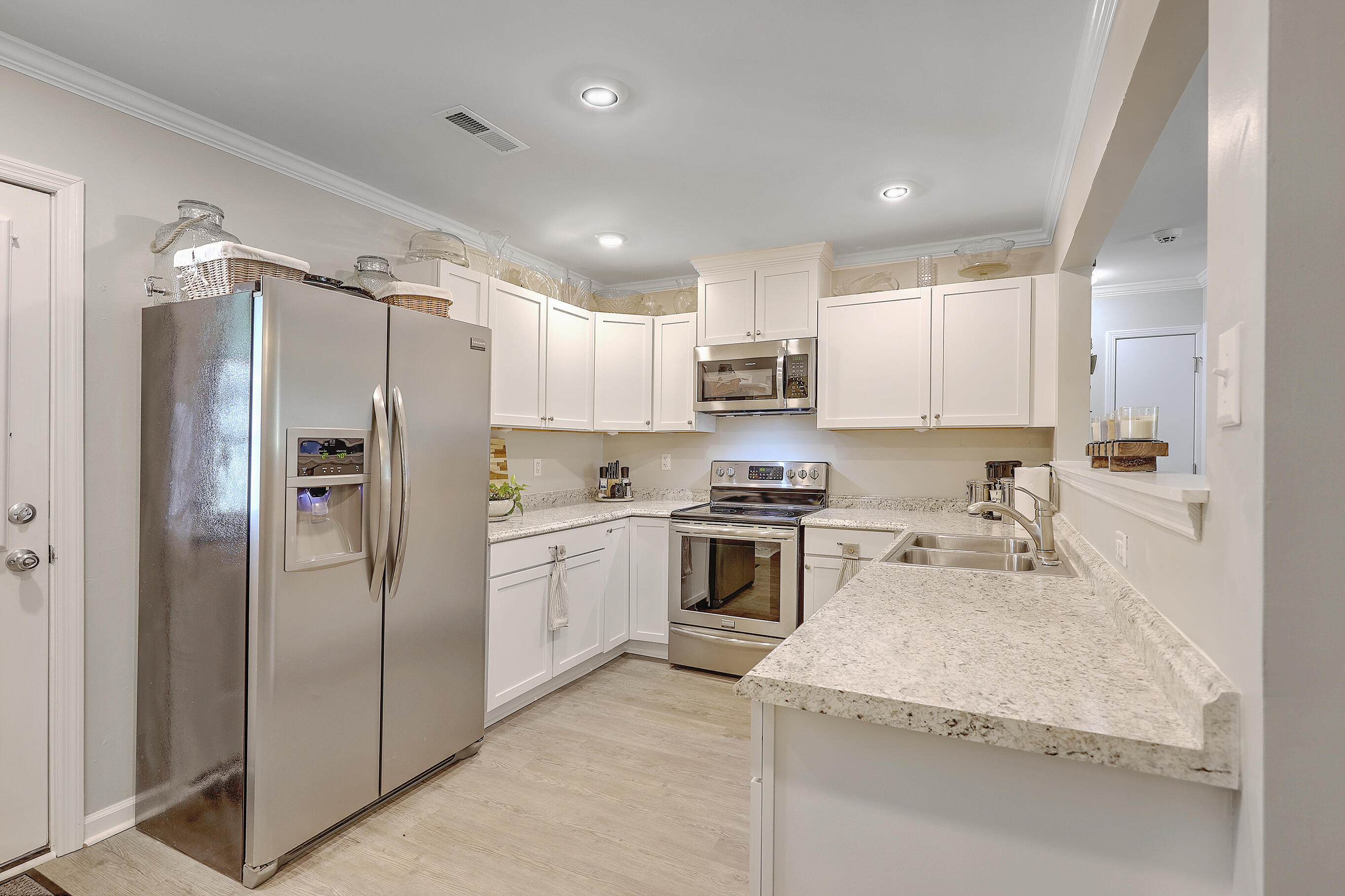 100 Haynesville Road Moncks Corner, SC 29461 - Photo 7 of 33 Recessed lighting